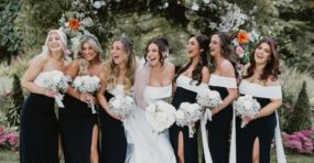 Bridal group with bouquets